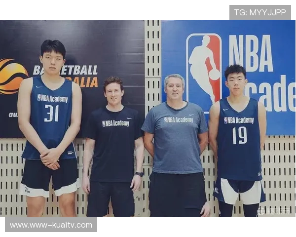 杨瀚森试训爵士视频曝光 身穿84号球衣进行摸高与投篮测试 杨瀚森试训爵士视频曝光 身穿84号球衣进行摸高与投篮测试